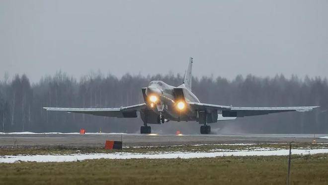 俄美乌三方会谈关键时刻俄军对基辅进行导弹